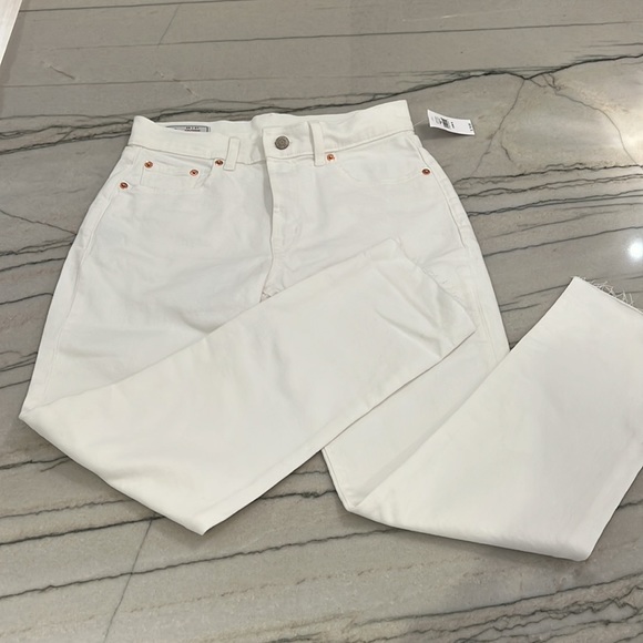 NWT Gap Mid Rise Girlfriend Jeans with Washwell White-26 Short - Picture 5 of 14